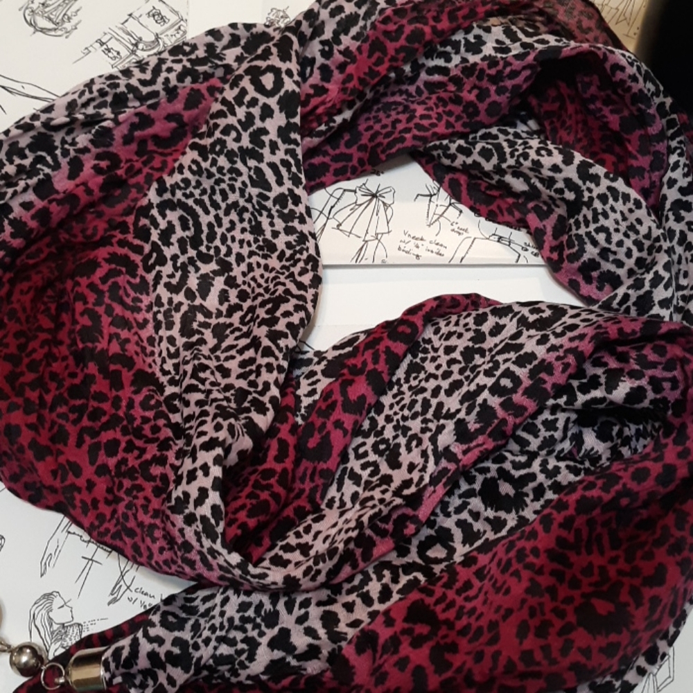 Scarf - Picture 2 of 5